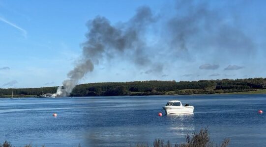 63-jähriger Segler aus brennendem Boot gerettet: 33-Fuß-Yacht sinkt im Kleinen Belt bei Kolding
